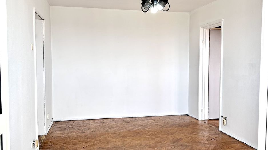 Apartament 2 camere Mihai Bravu 42-62, vedere spate, bloc izolat - Poză 3