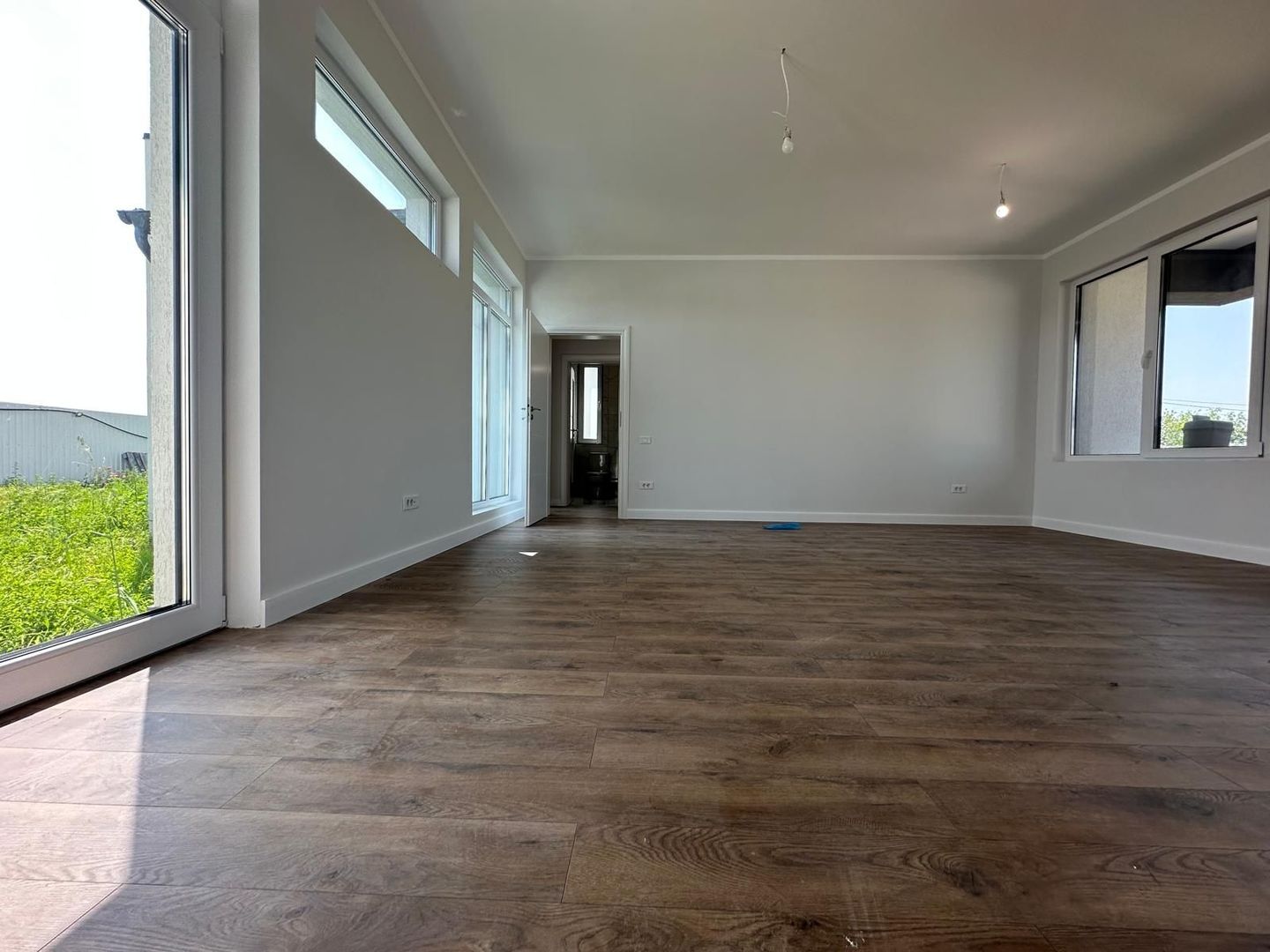 Birou Vanzari/COMISION 0% - Individuale Parter/ 400 mp Teren - Poză 2