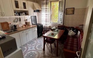 2 Cam ~ Etaj 1 ~ 51mp ~ Decomandat ~ metrou Raul Doamnei - Poză 5