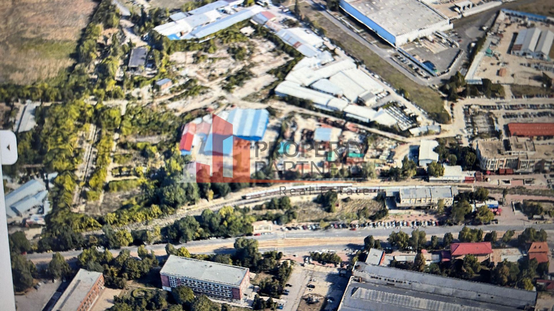 Teren pe Basarabiei, langa Cora si metrou - Poză 1