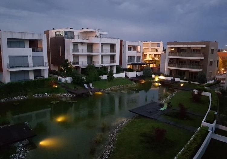 Vila P+2 Cu vedere si deschidere la lac - Poză 4