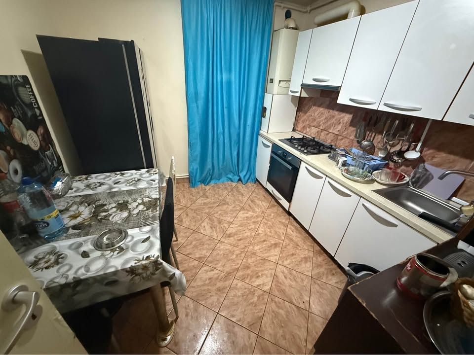 Apartament 4 camere, decomandat in Cetate - Poză 2
