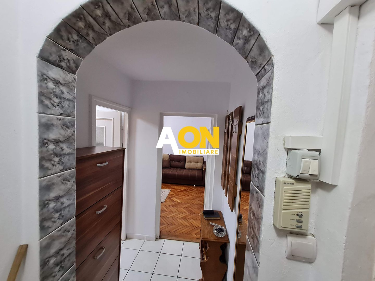 Apartament 3 camere, Parter, Semidecomandat, Zona Cetate - Poză 4