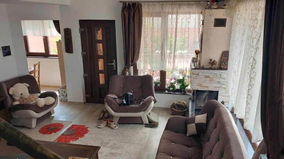 Vila de inchiriat in Tunari | Confort, eficienta si atmosfera calda! - Poză 1