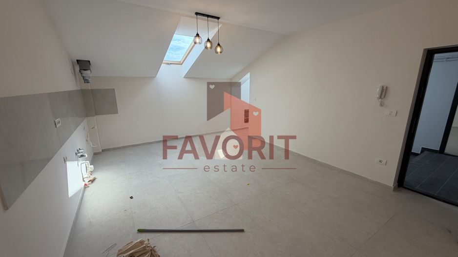 NOU. Disponibil imediat. Decomandat. Zona Soarelui - Poză 1