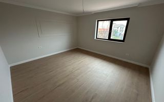 CASA TIP DUPLEX DESPARTIT PRIN GARAJ - Poză 37