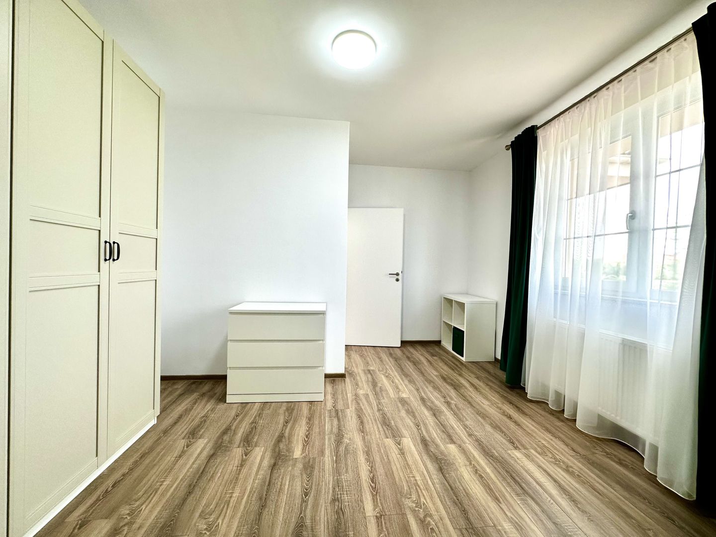Casa cu 4 dormitoare de închiriat - Dumbravita - Poză 29