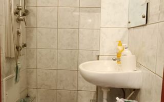 Apartament cu 3 camere decomandate,Carpatilor-Judetean - Poză 9