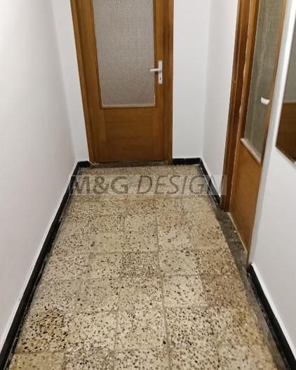 Vând apartament cu 3 camere zona centrala - Poză 9