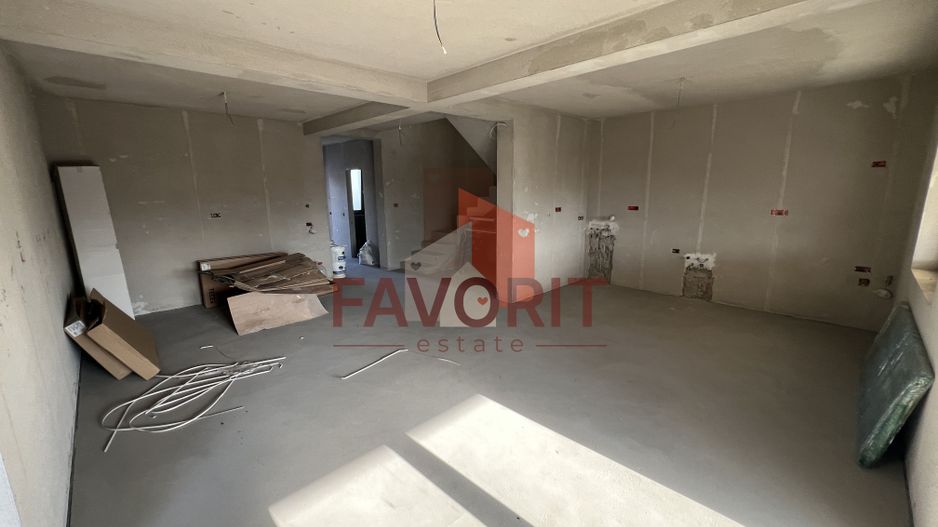Duplex 5 camere despartit prin garaj | Giroc - Poză 5