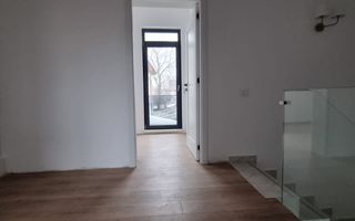 Reședință Modernă cu Finisaje Distinse - Poză 17