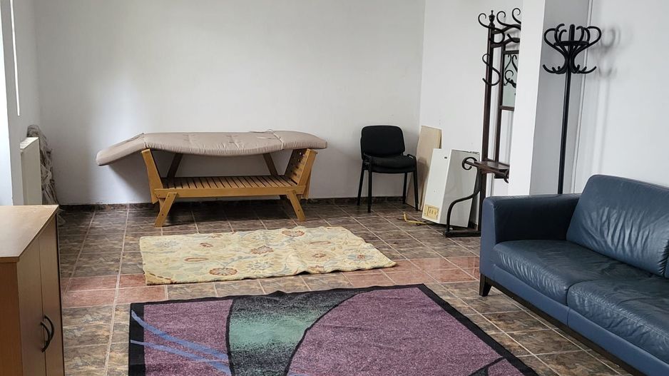 Casa tip vila mansardata, centrala si curte proprie, loc de parcare, 8min metrou - Poză 9