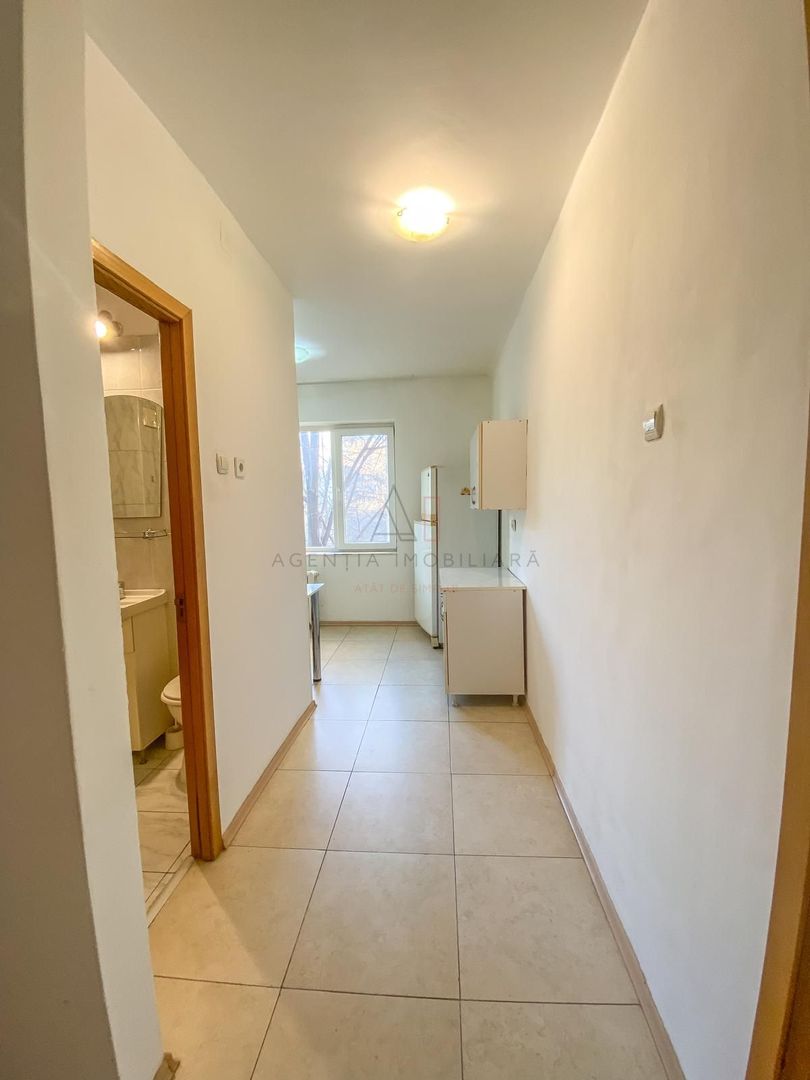 Garsoniera spatioasa | Metrou Gorjului - Poză 6