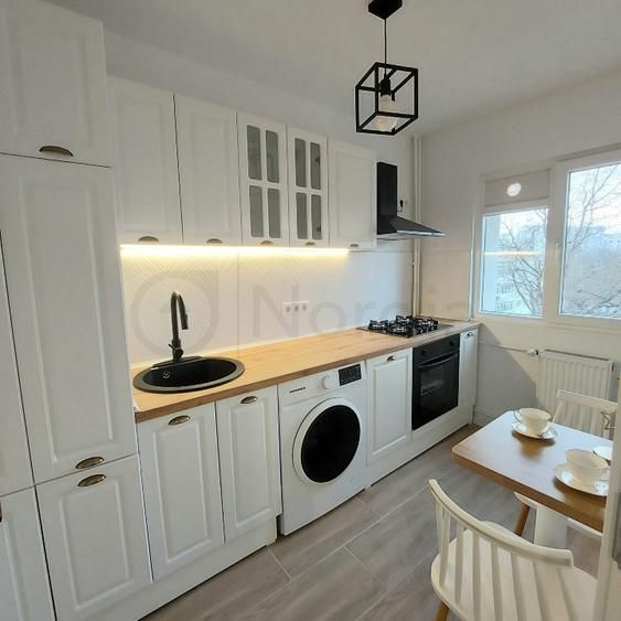 Apartament metrou Titan - ultrafinisat si mobilat - Poză 3