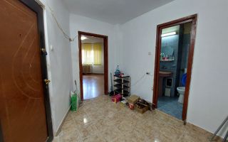 Apartament cu 3 camere - Necesită renovare completă, oportunitate pentru investitori! - Poză 4
