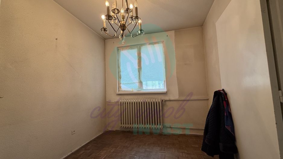 4 camere ultracentral | Universitate – Romană | Ideal locuire sau investiție - Poză 3