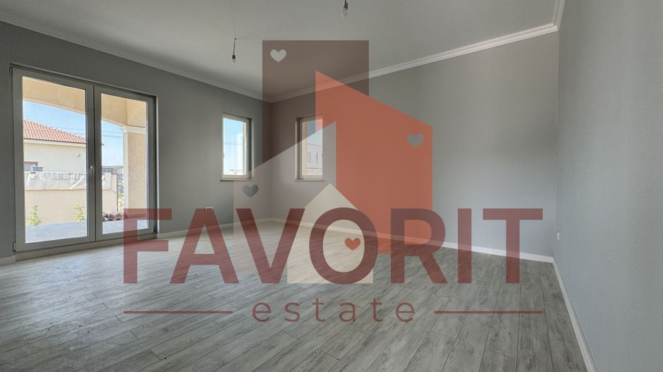 Duplex pe parter. 3 dormitoare. La asfalt - Poză 4