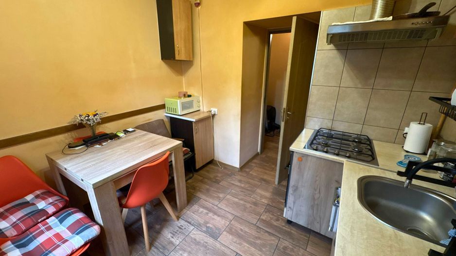 Apartament 2 camere parter 50 M² zona linistita Simeria - Poză 6