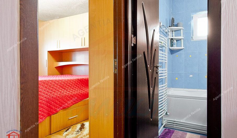 Apartament spatios, renovat, 4 camere, decomandat, etaj 4, Micro 39 - Poză 9