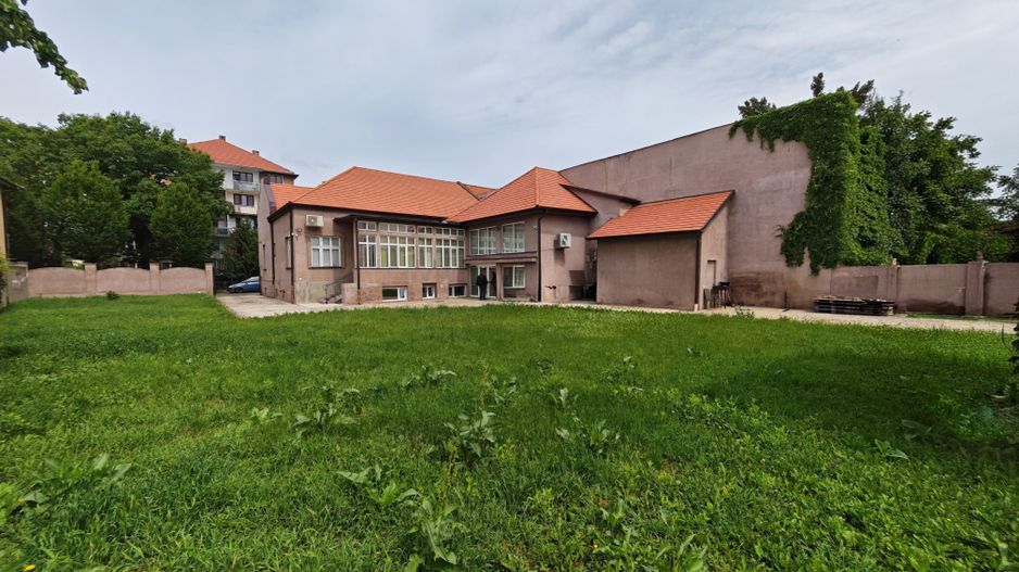 Casă cu destinație multiplă _ curte generoasă- Bălcescu - Poză 2