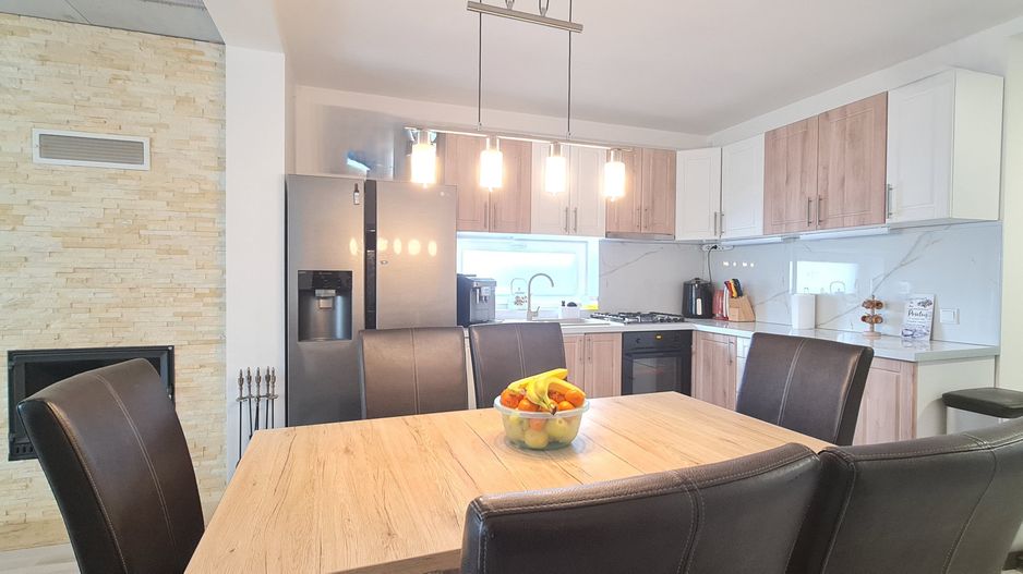 Casa 4 camere semimobilata in Cartier Izvor Tarlungeni Brasov - Poză 1