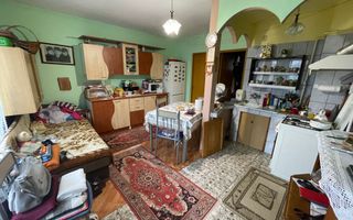 Casă cu etaj, Livezeni - Poză 10