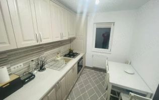 Vand apartament 3 camere