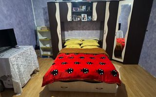 Casă P+M pe strada Tineretului - Poză 4