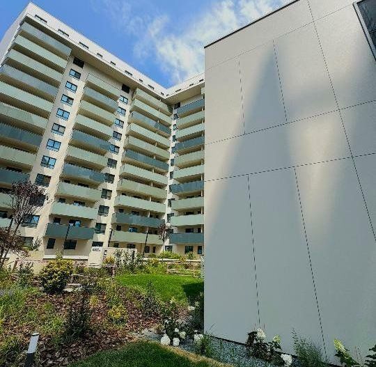 Închiriere apartament 2 camere cu vedere spectaculoasă la Sky Tower şi Promenada - Poză 13