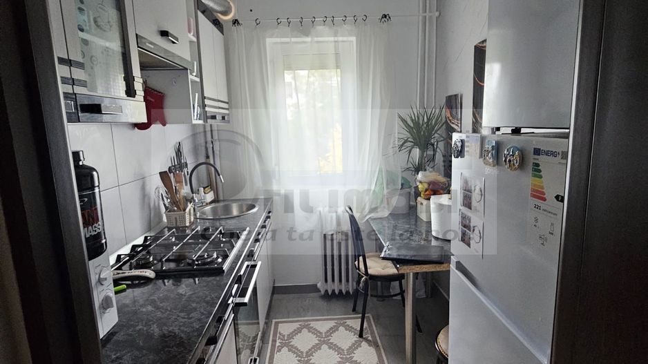 Apartament 2 camere renovat, 90.000 euro - Poză 3