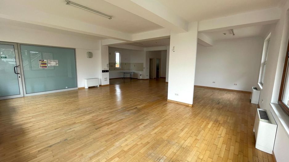 Spatiu de birouri Clasa A -Premium -Central-cu parcare proprie - Poză 2