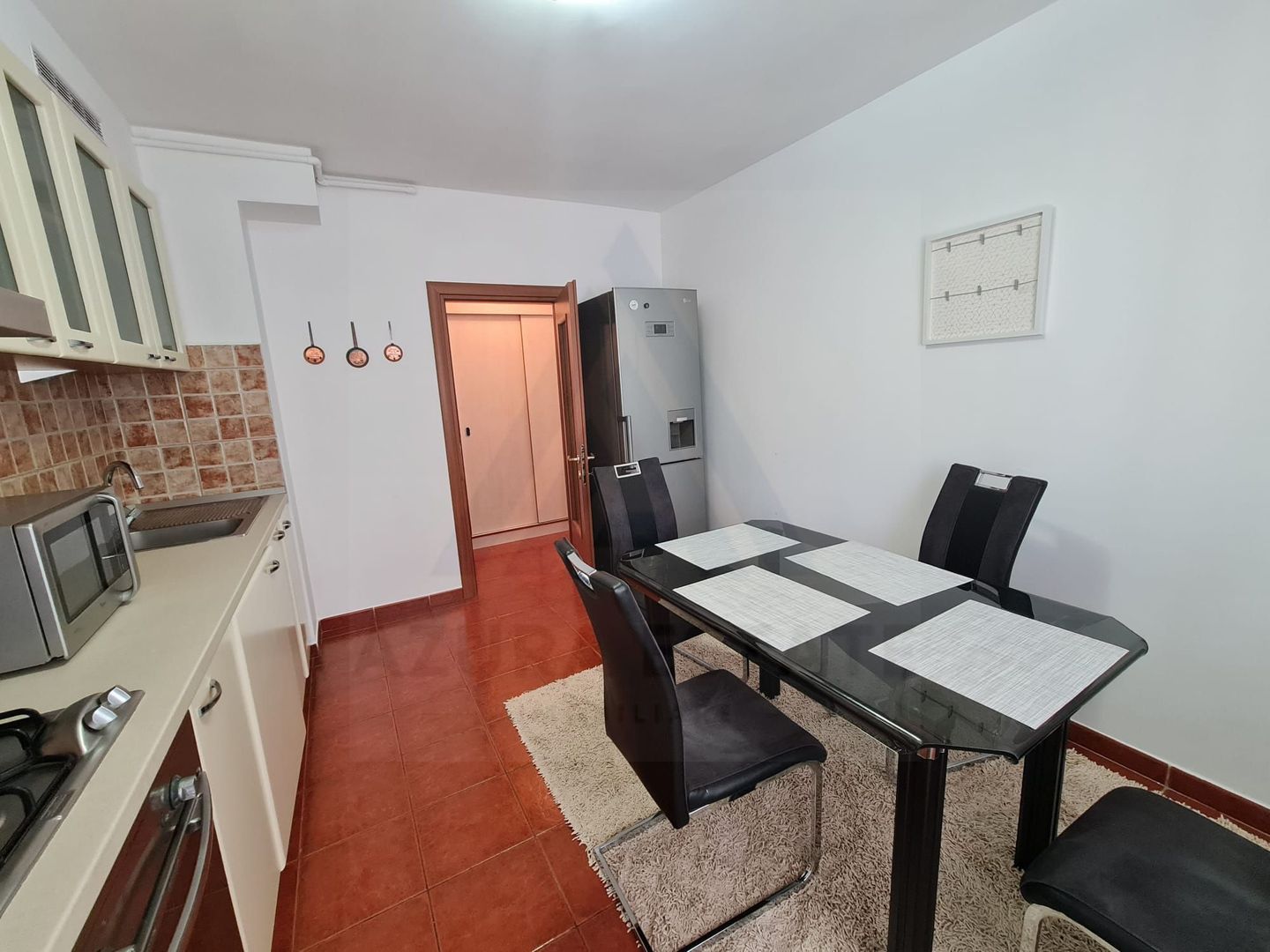 Apartament 3 camere 100 mp utili 2 bai 2 balcoane etaj 2 zona Centrala - Poză 4