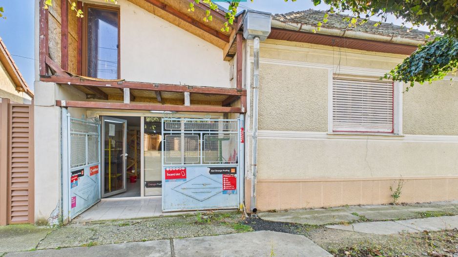 Casă+spaţiu comercial în Ghioroc, vânzare în rate - Poză 1