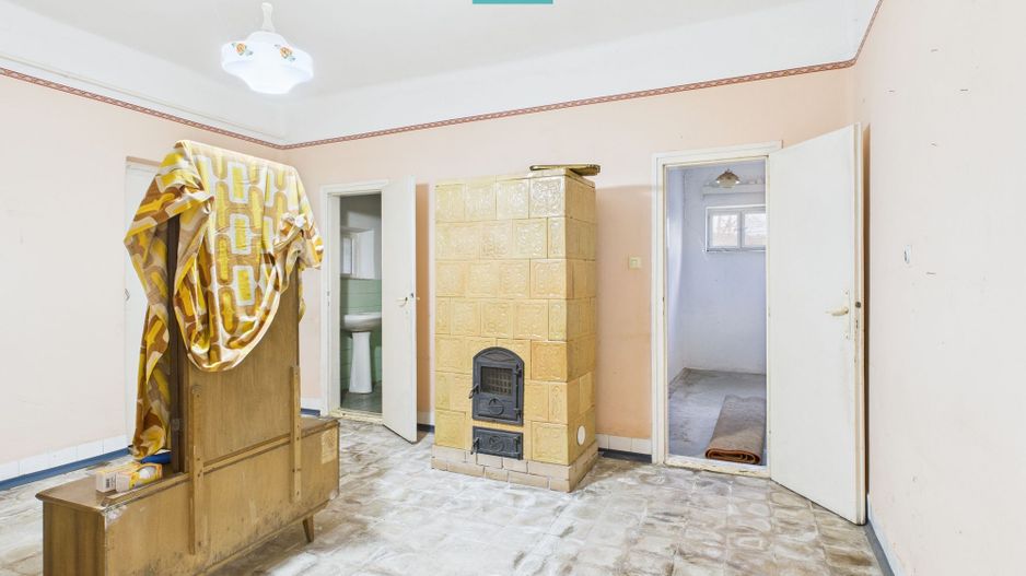 Casă cu 3 camere și potențial în Nagybanhegyes - Poză 9