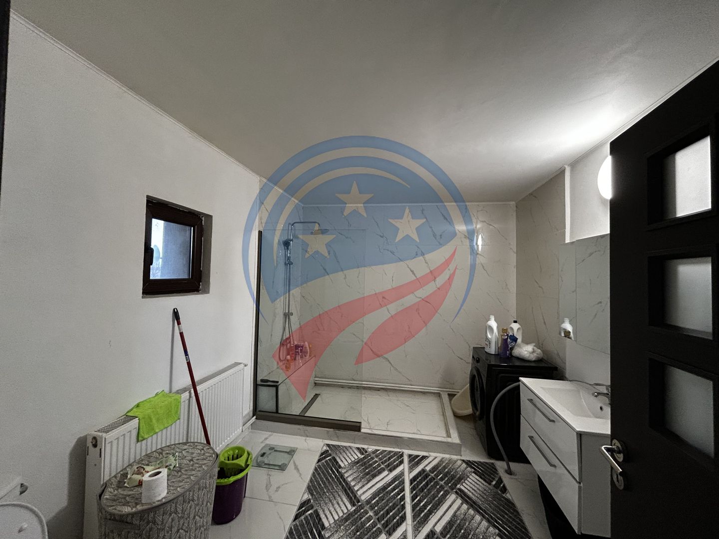 Casă spațioasă P+1+M pe teren de 902 mp – ideală pentru familie - Poză 10