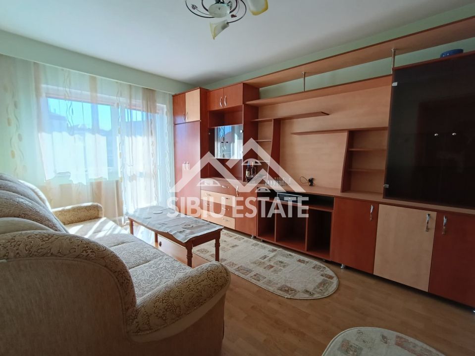 Apartament de vanzare cu 3 camere, decomandat - Valea Aurie - Poză 1