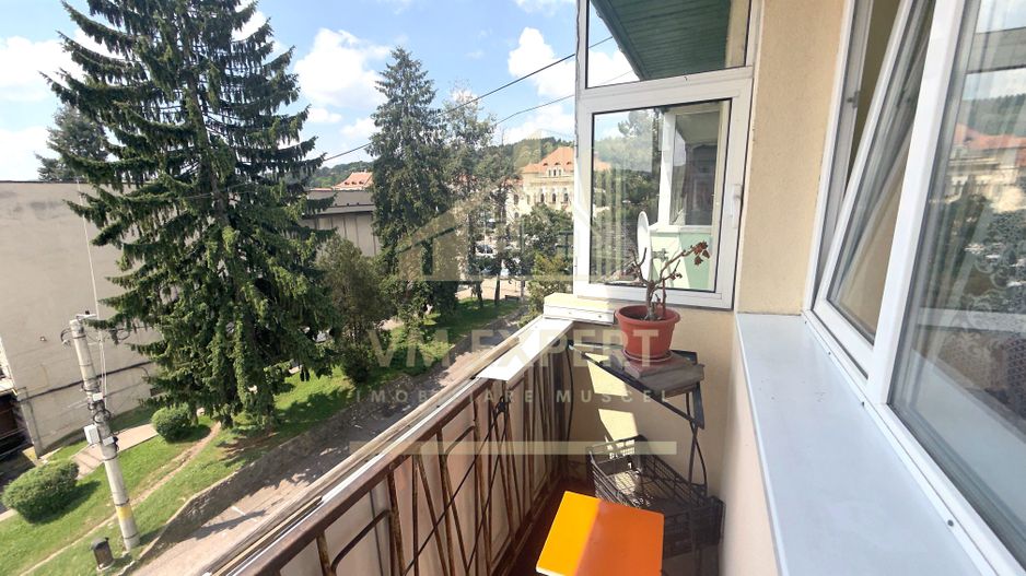 APARTAMENT 2 CAMERE ETAJ 4 ZONA ULTRACENTRALĂ CAMPULUNG - Poză 12