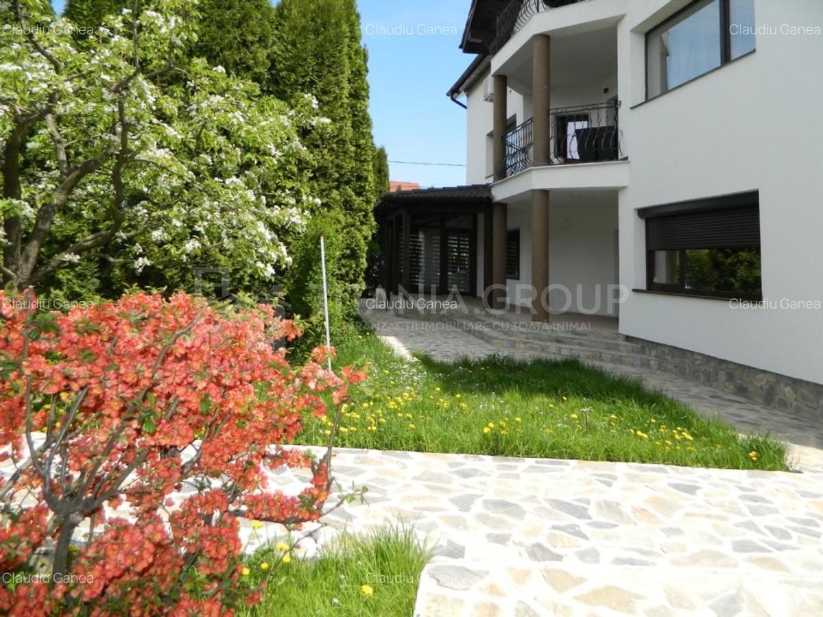 Apartament superb de 4 camere, curte proprie, zona Bartolomeu. - Poză 2