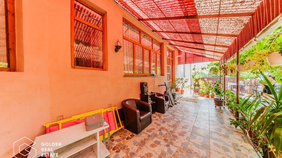 Casa foarte spatioasa cu gradina si gospodarie, Santana - Poză 3
