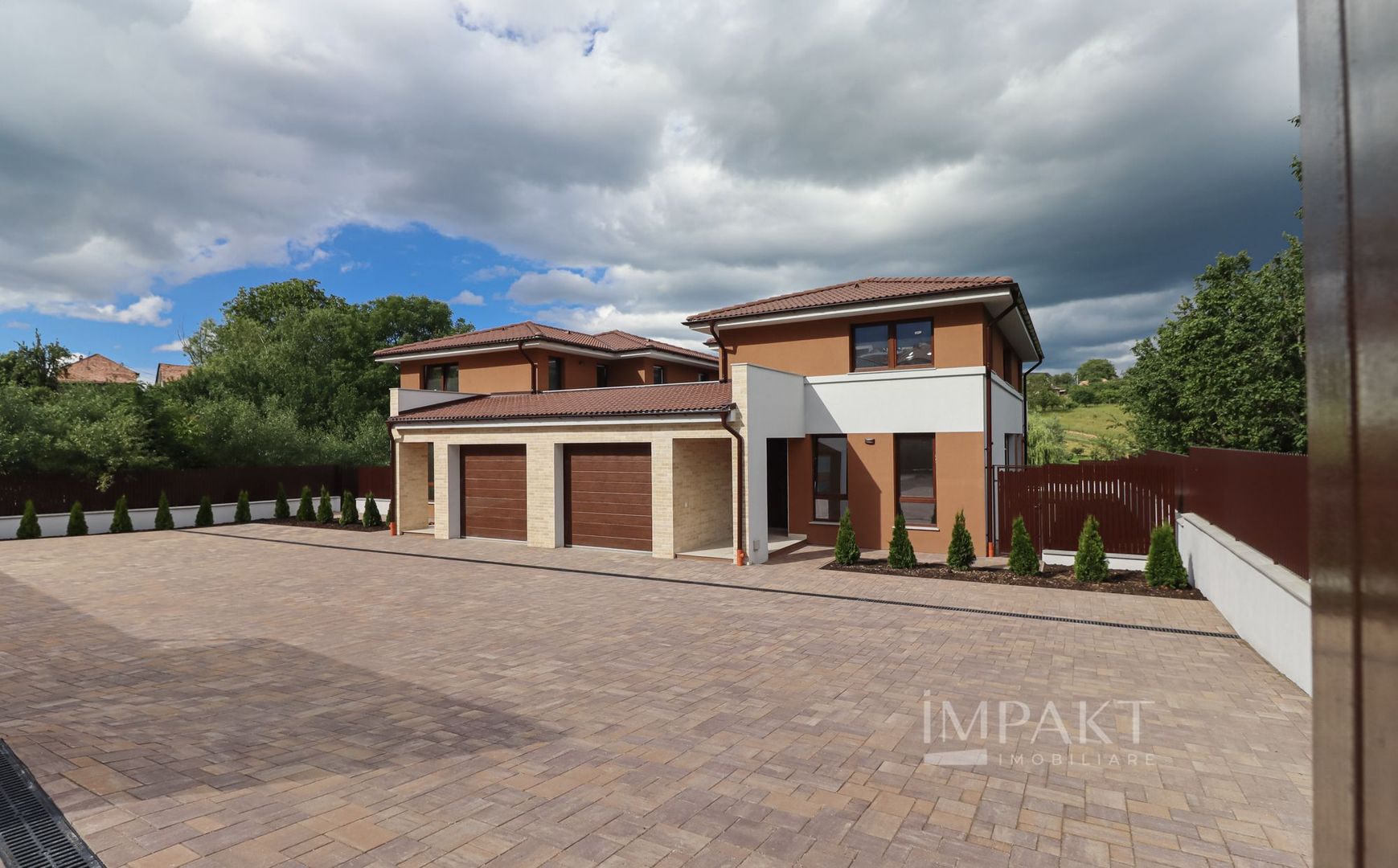 Case cuplate 5 camere si teren de 700 m2 in Feleacu - Poză 1