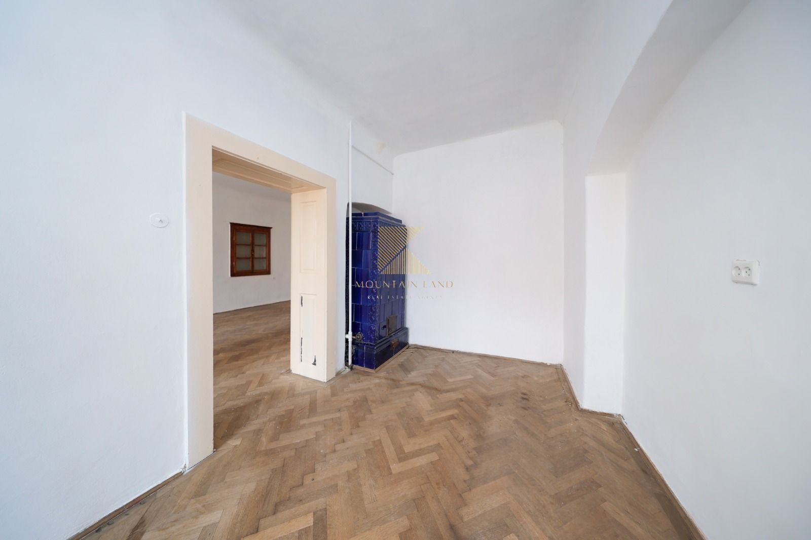 Locație rară în Brașov: ideal pentru regim hotelier sau business - Poză 18