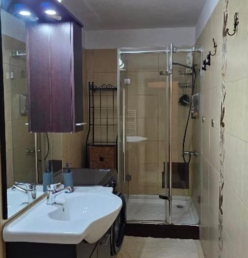 Apartament 2 camere in zona Piata Alba Iulia-Decebal, cu loc de parcare - Poză 5