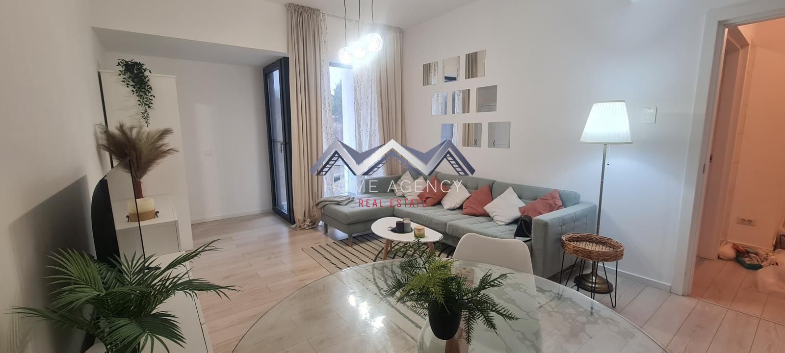 Apartament premium de 3 camere disponibil pentru închiriere în zona Băneasa - Poză 1