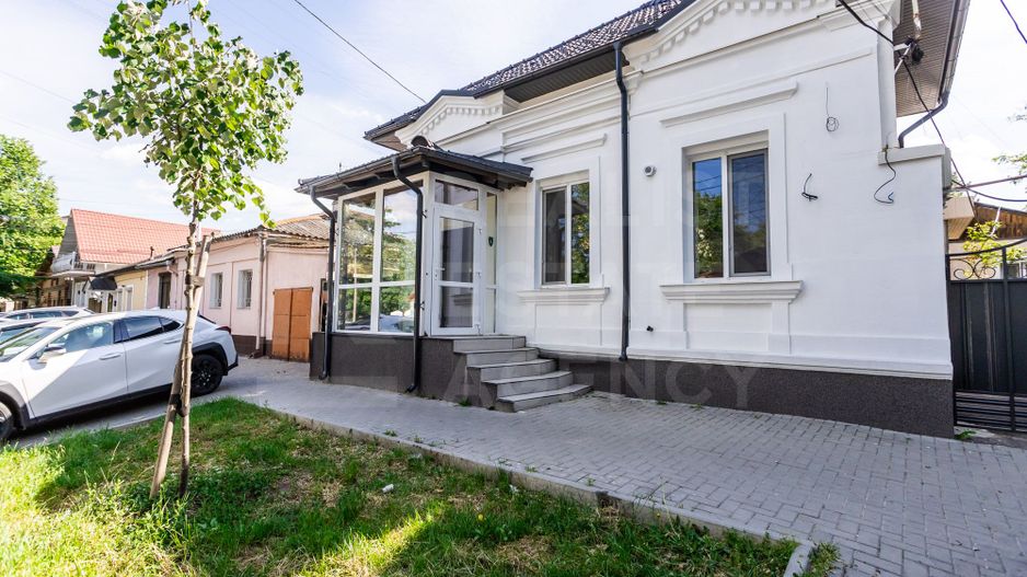 Se oferă spre chirie spațiu comercial/oficiu, str. Bernardazzi, Centru - Poză 1