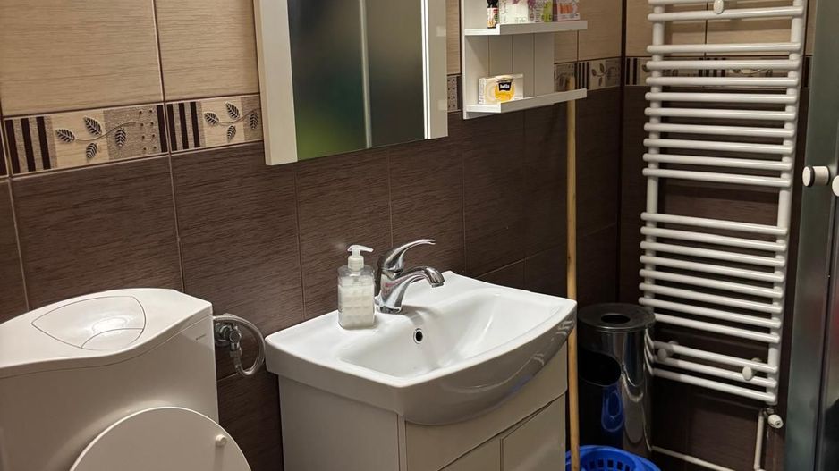 Spatiu comercial  55 mp. zona 7 Noiembrie langă Piată - Poză 9