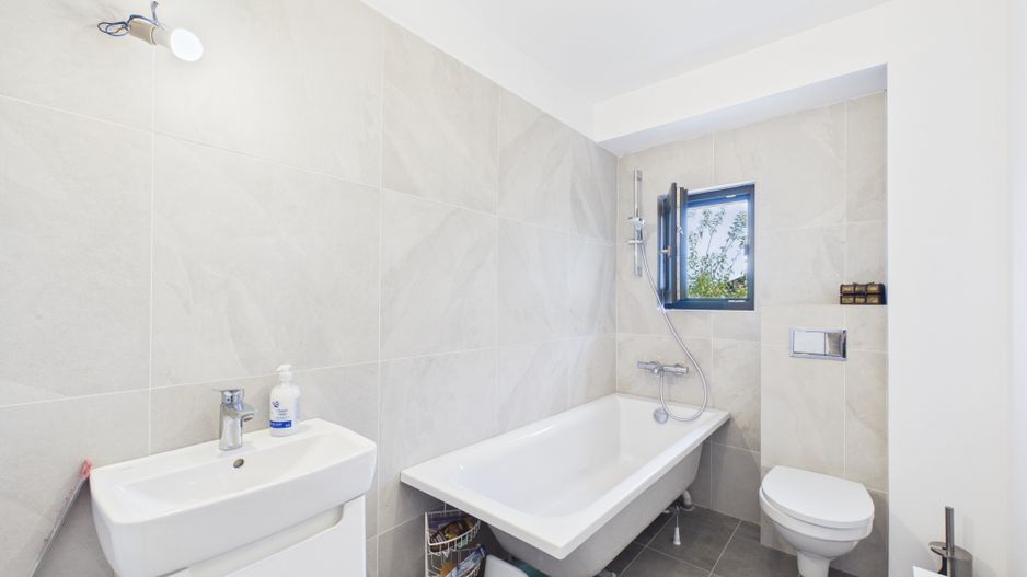 Casa 6 camere si teren de 567 mp | Santu Floresti | lacul Snagov - Poză 15