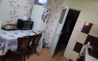 Vând apartament cu 4 camere - Poză 8