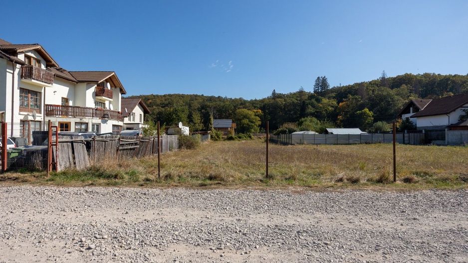 Teren intravilan de vanzare Cristian - 1.057 mp - Poză 1