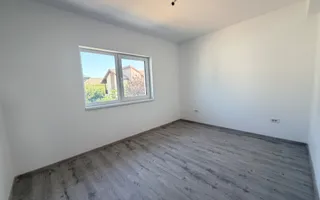 Casa de vanzare in Comuna Berceni | Zona de intrare | 5 camere | - Poză 12