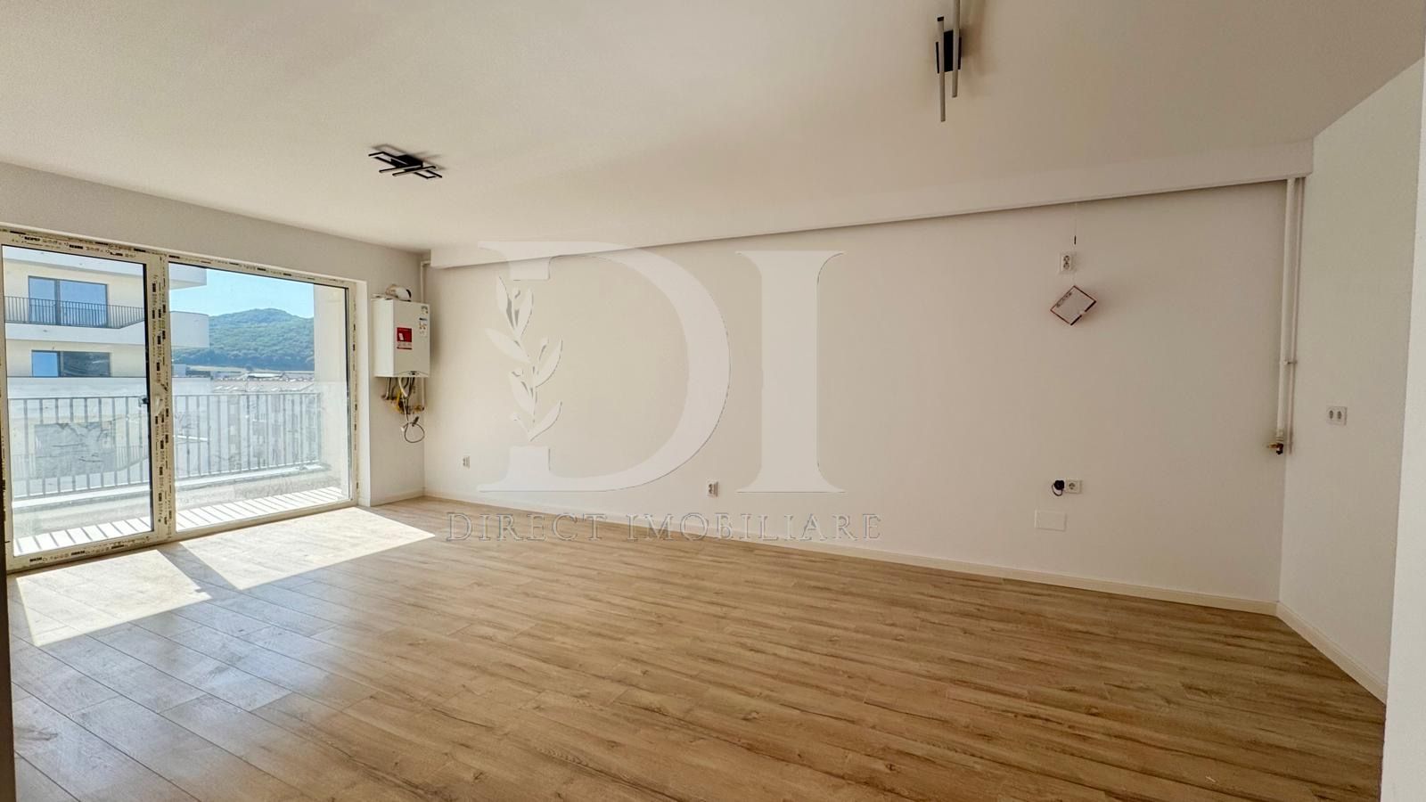 Apartament finisat / etaj intermediar /  Zona Eroilor - Poză 3